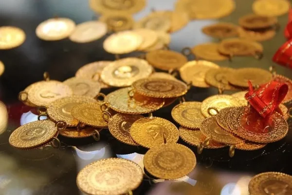 Altında Haftanın İlk Sürprizi: Gram Fiyatı 4 Bin TL’yi Aştı, Çeyrek ve Cumhuriyet Rekora Koşuyor